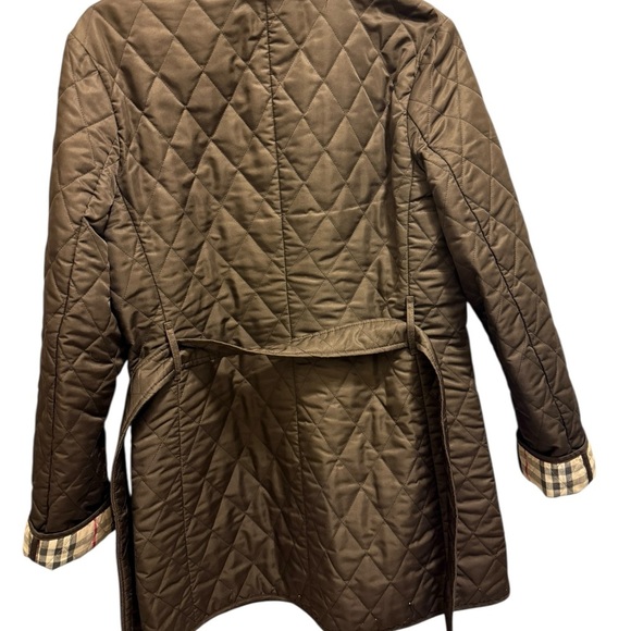 Burberry Quilted Button Up Brown Jacket with side packets, in good conditions - Picture 2 of 15